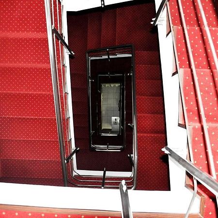 Hotel Pascu Букурещ Екстериор снимка
